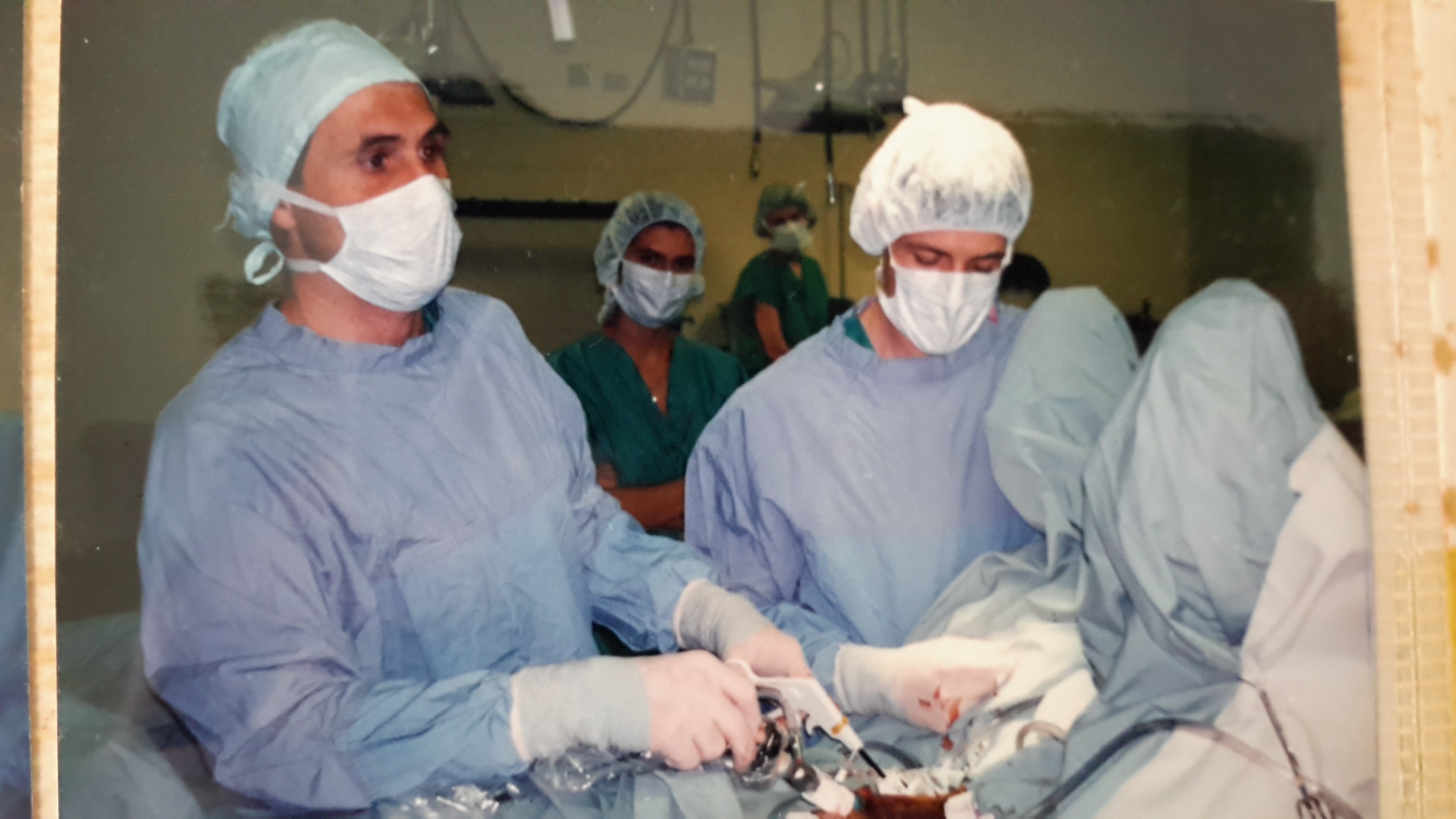 Dr. Gary Baxter em cirurgia