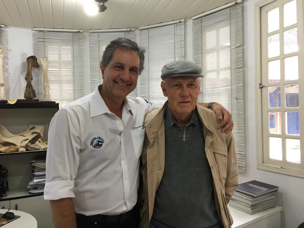 Dr. Celso Bertolini visitando a Equine Center
