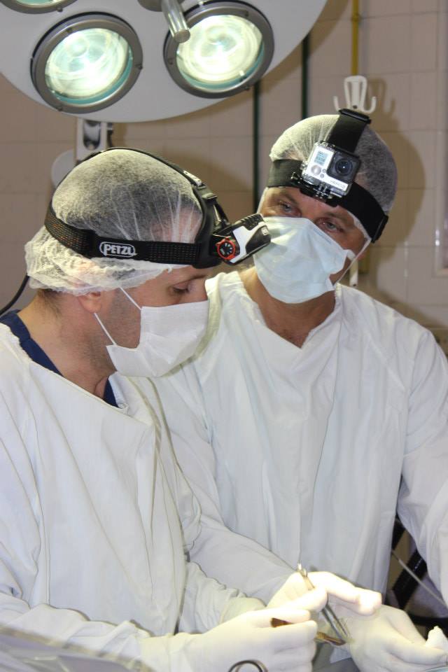 Dr. Reinaldo e Dr. Fabrice Rossignol cirurgia